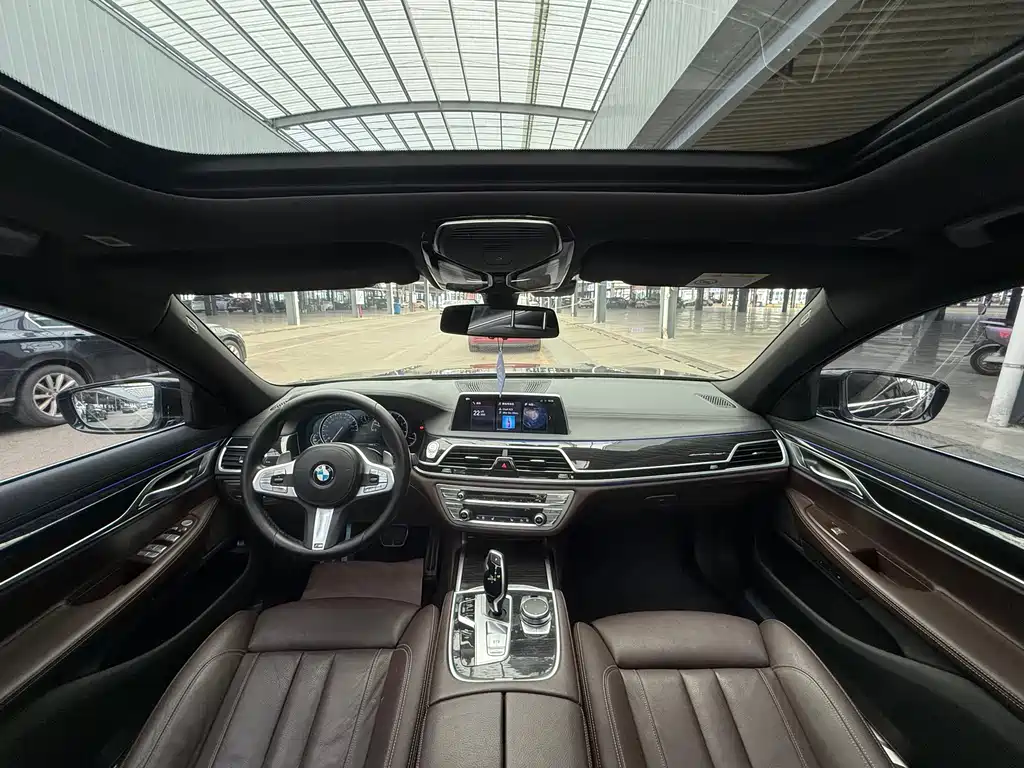 BMW 7 Series 2019 — фото 20