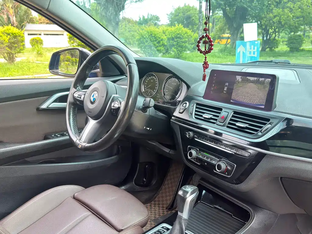 BMW 1 Series 2019 — фото 14