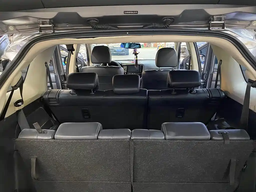 Mitsubishi Outlander 2020 — фото 25