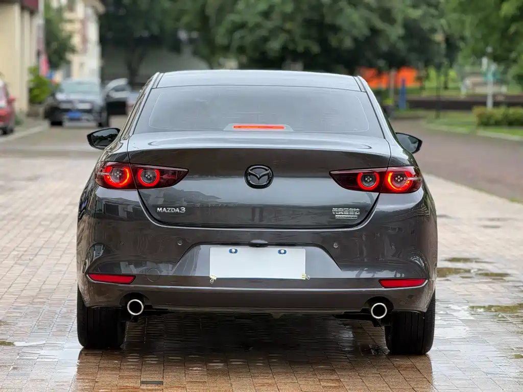 Mazda 3 Axela 2023