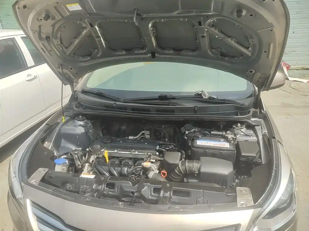 Hyundai Verna 2017 — фото 20