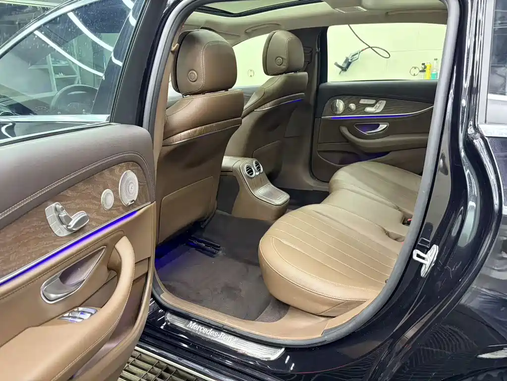 Mercedes-Benz E-Class 2022
