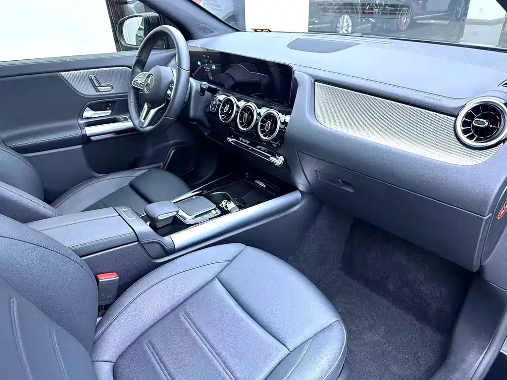 Mercedes-Benz GLA 2023 — фото 9