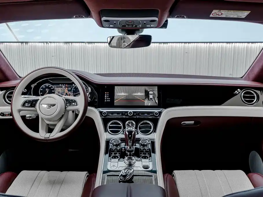 Bentley Continental 2023 — фото 16