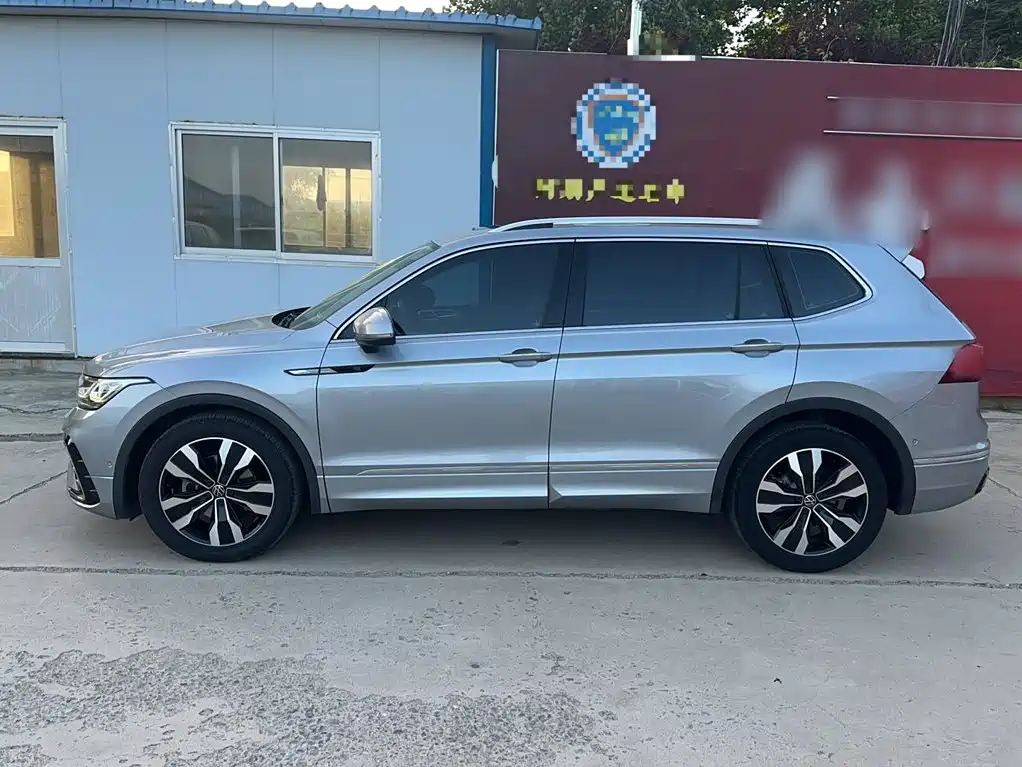 Volkswagen Tiguan L 2022 — фото 11