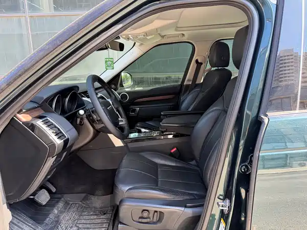 Land Rover Discovery 2018