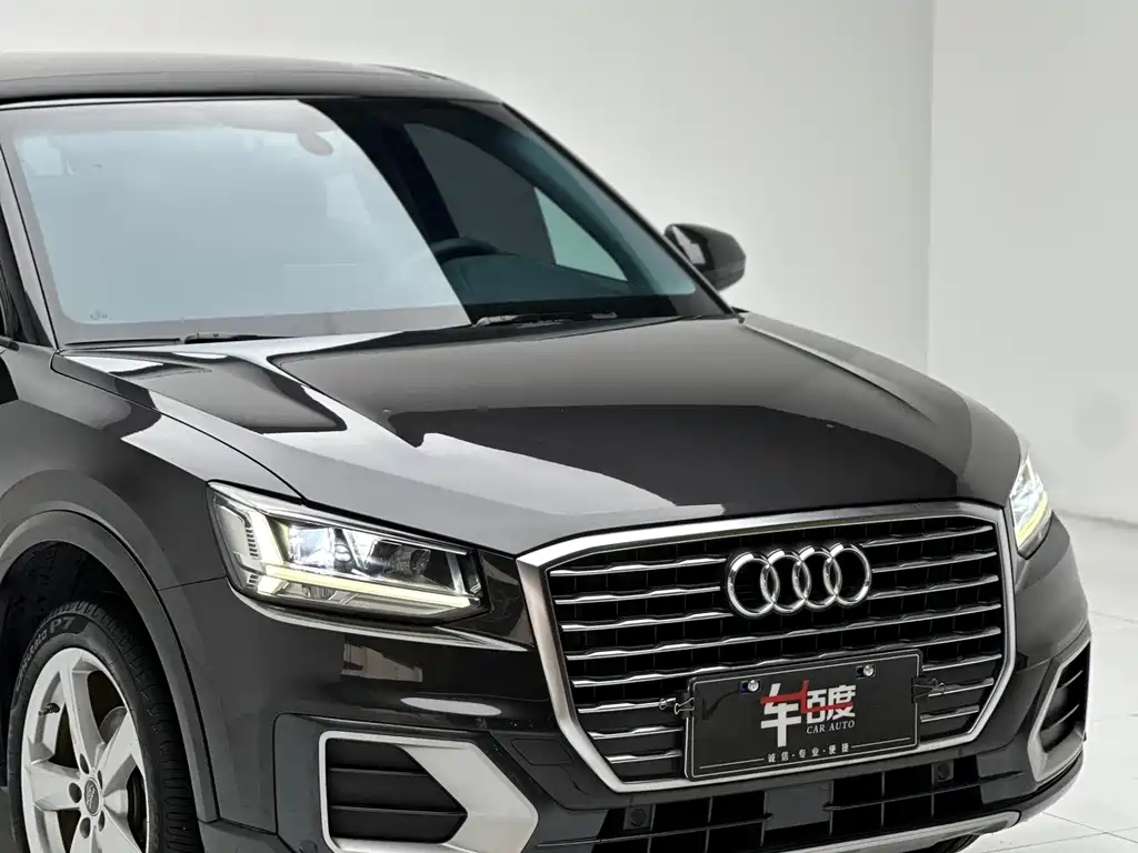 Audi Q2L 2019 — фото 11
