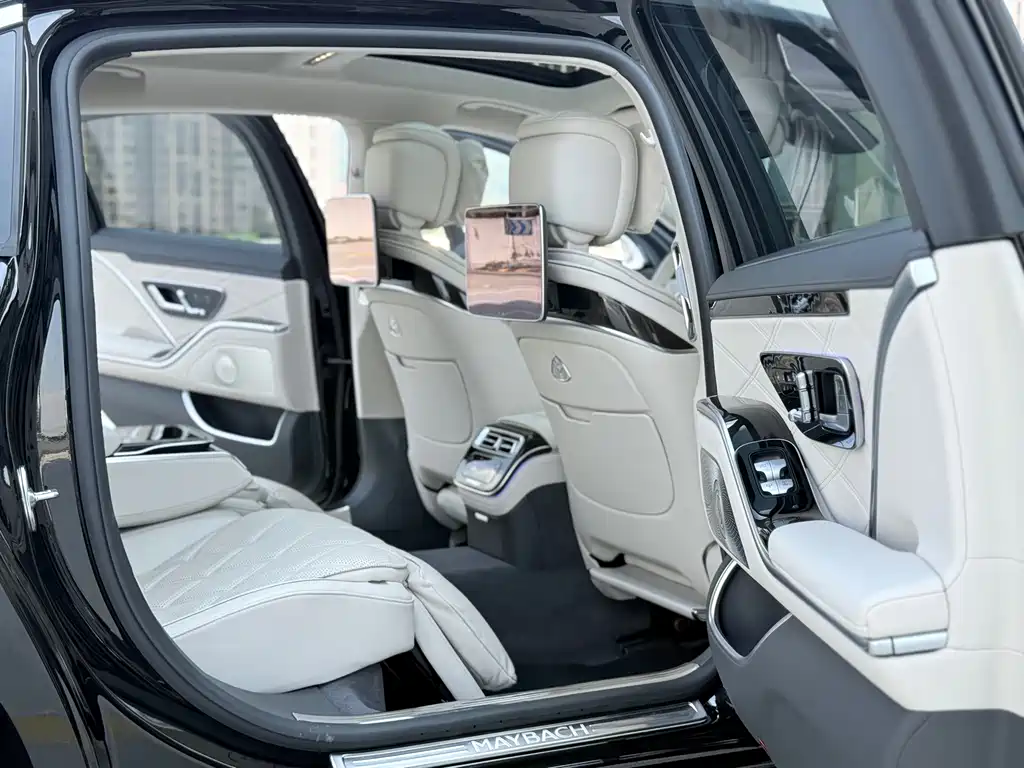Mercedes-Benz S-Class 2025