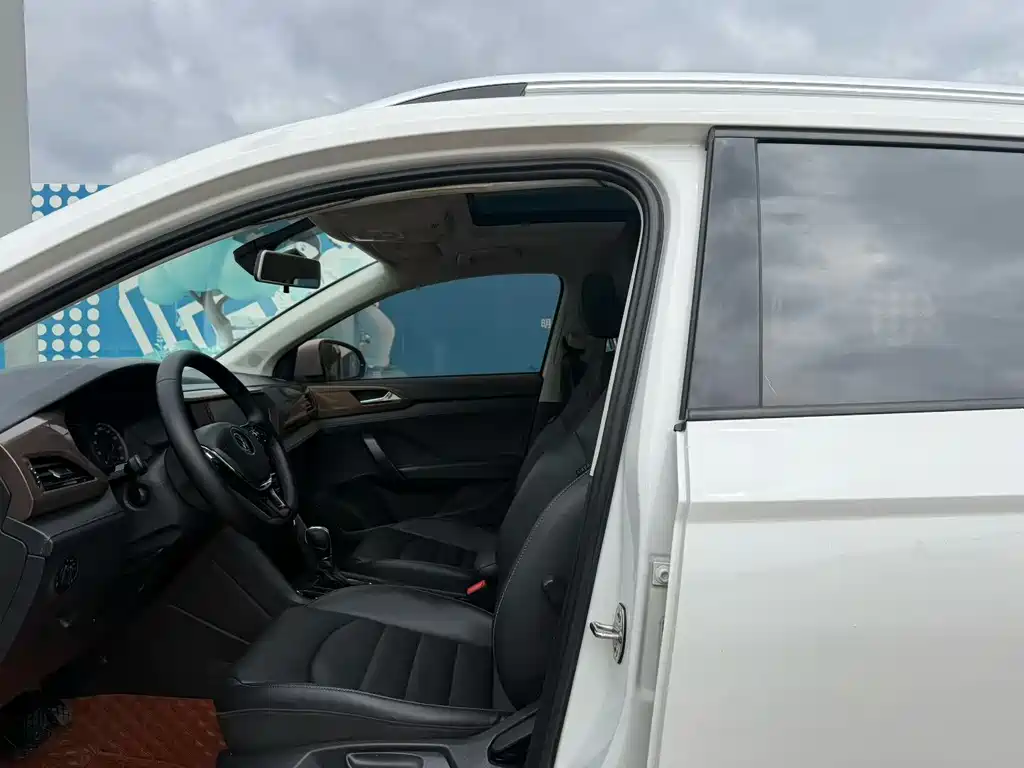 Volkswagen Tharu 2020