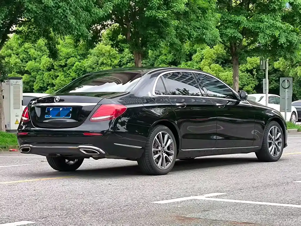 Mercedes-Benz E-Class 2019 — фото 10