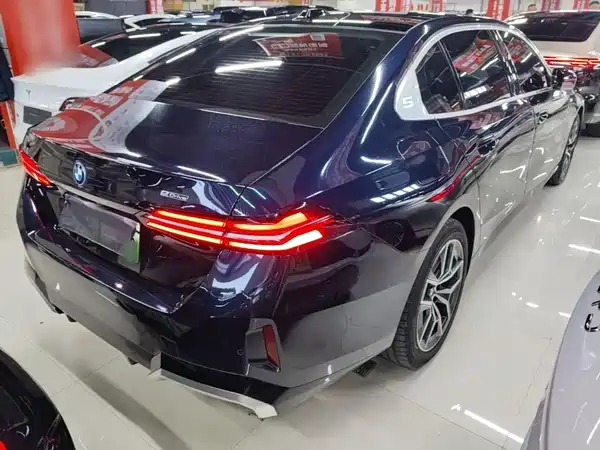 BMW i5 2024