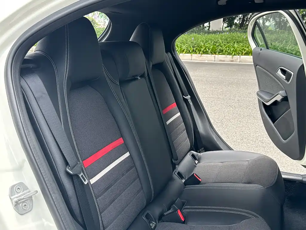 Mercedes-Benz A-Class 2013 — фото 12