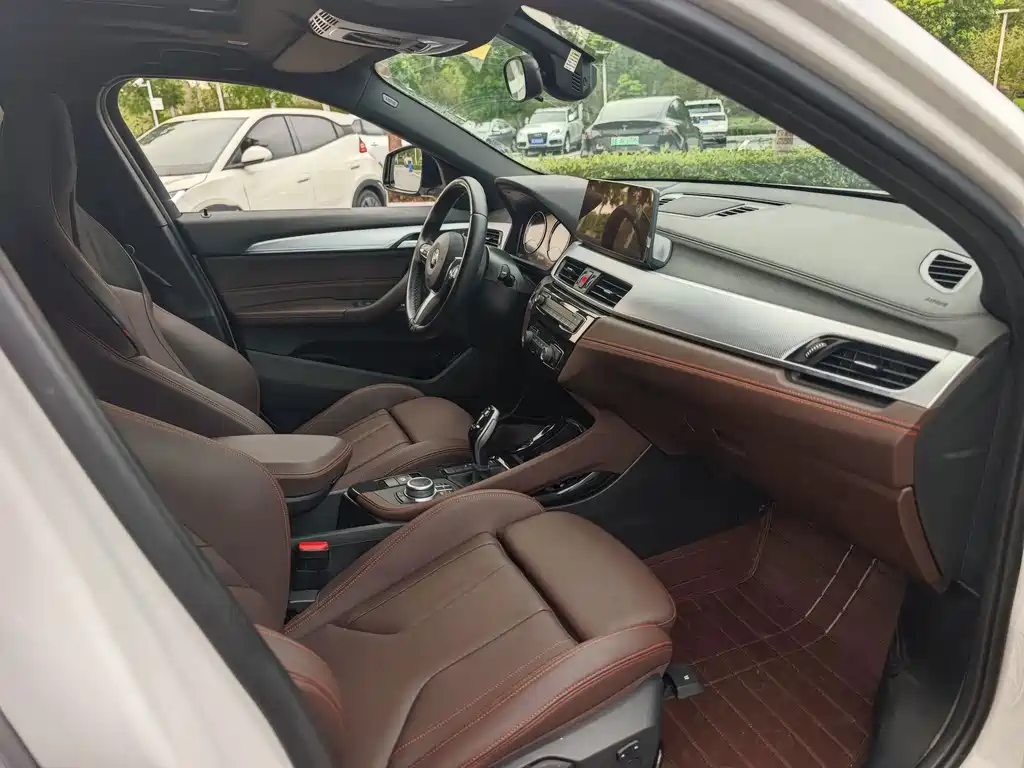 BMW X2 2022 — фото 10