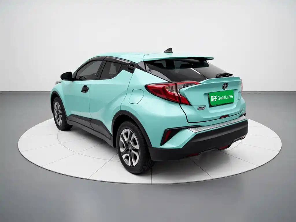 Toyota C-HR EV 2022 — фото 4
