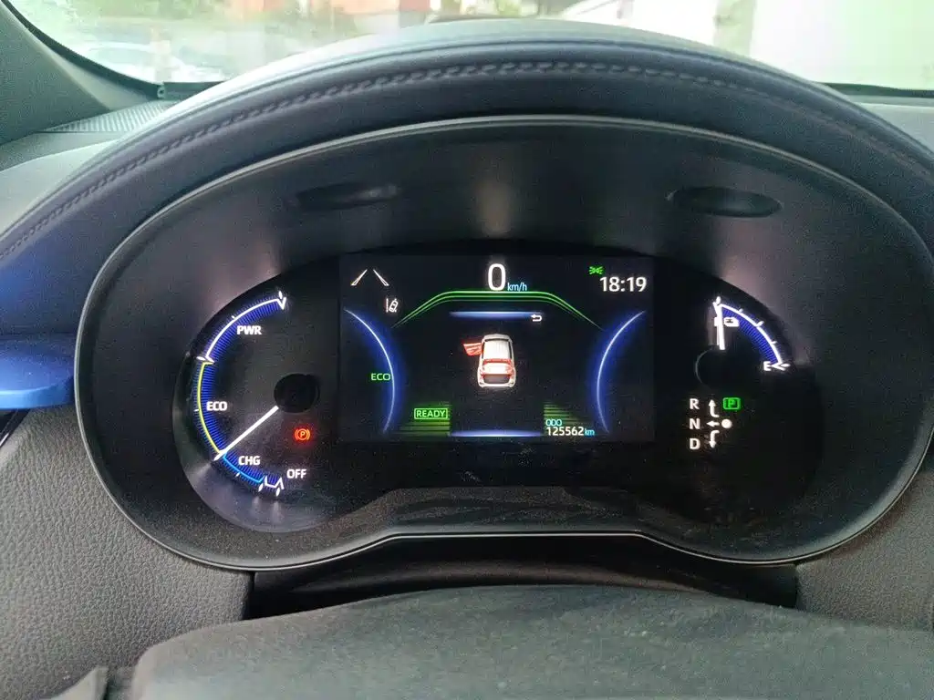 Toyota C-HR EV 2022 — фото 12