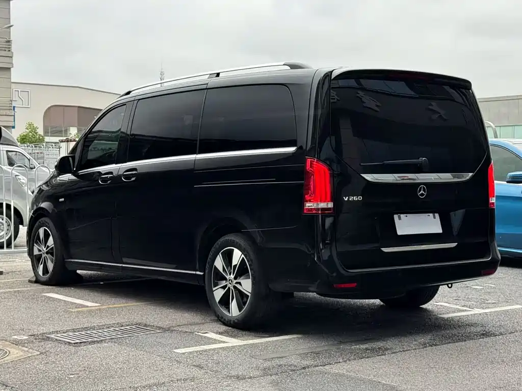 Mercedes-Benz V-Class 2024