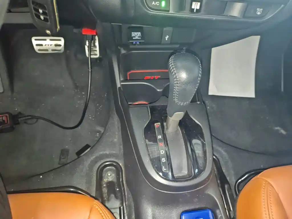 Honda Fit 2015 — фото 14