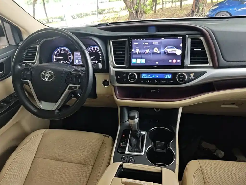 Toyota Highlander 2015 — фото 10
