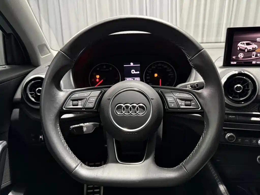 Audi Q2L 2022 — фото 16