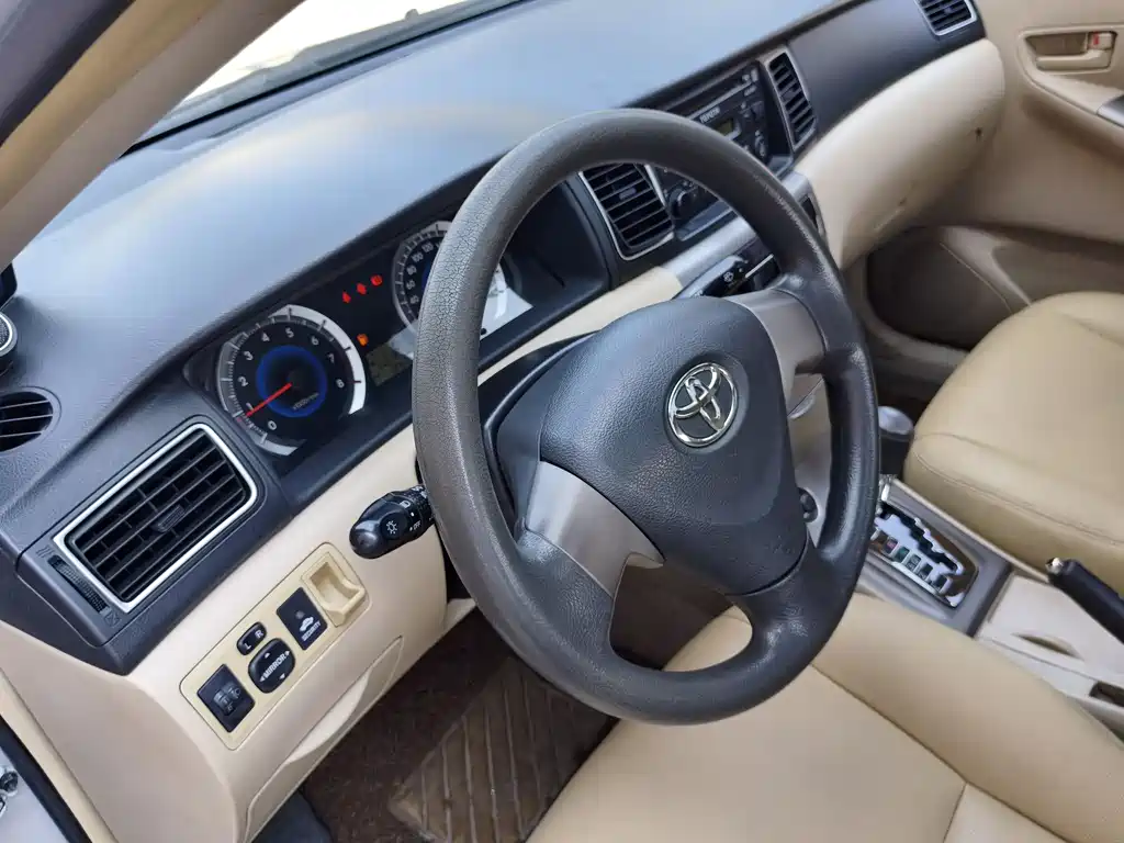 Toyota Corolla 2014 — фото 15