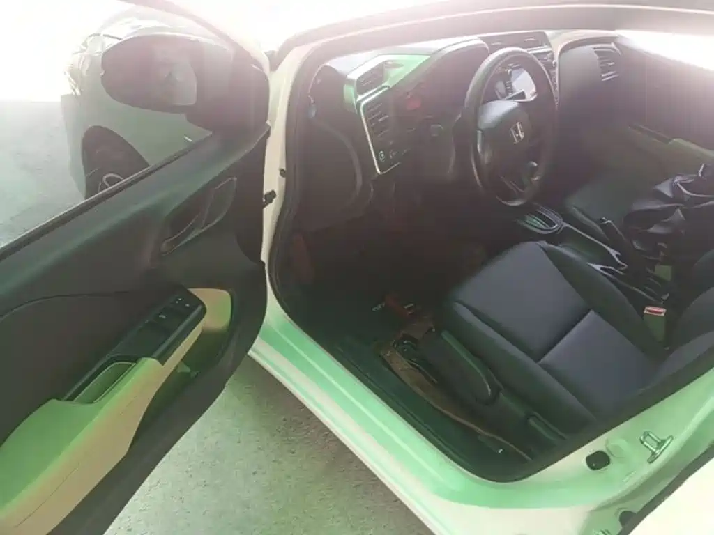 Honda City 2015 — фото 16