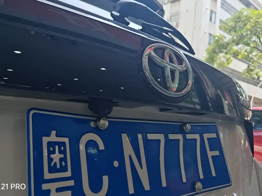 Toyota Yaris L 2021 — фото 12
