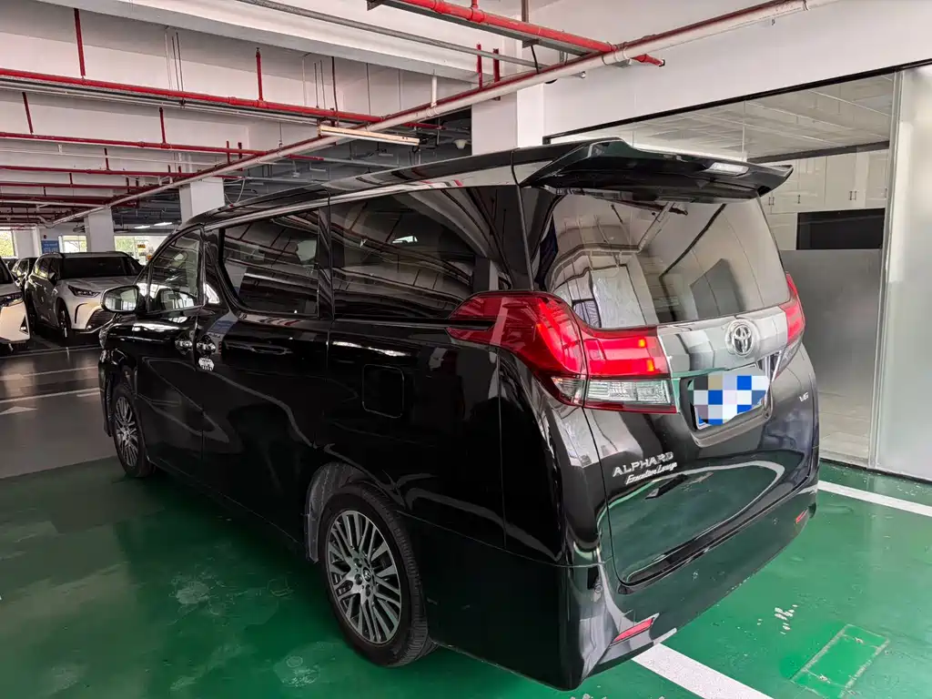 Toyota Alphard 2018 — фото 16
