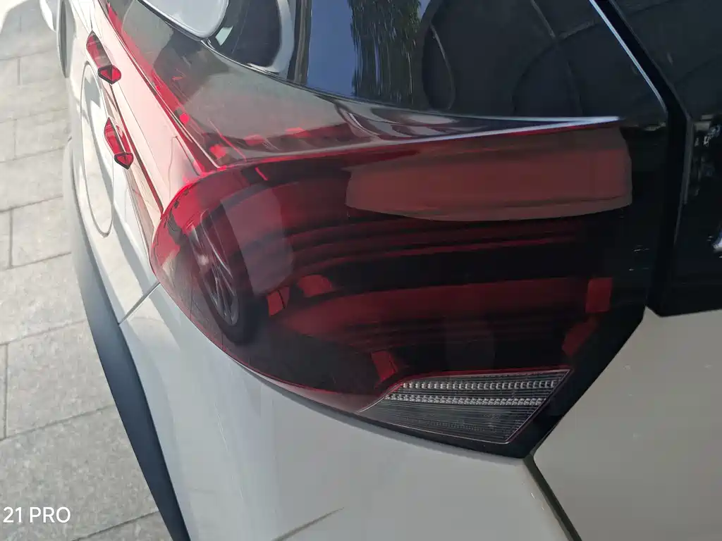 Toyota Yaris L 2021 — фото 9