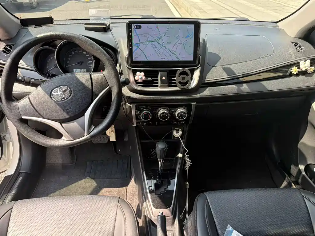 Toyota Yaris L 2021 — фото 15