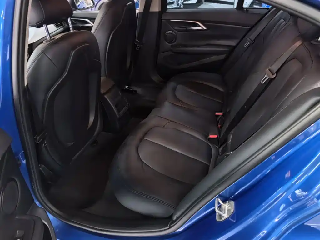 BMW 1 Series 2017 — фото 17