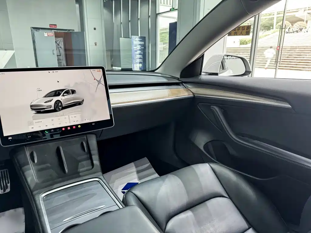 Tesla Model 3 2023 — фото 16