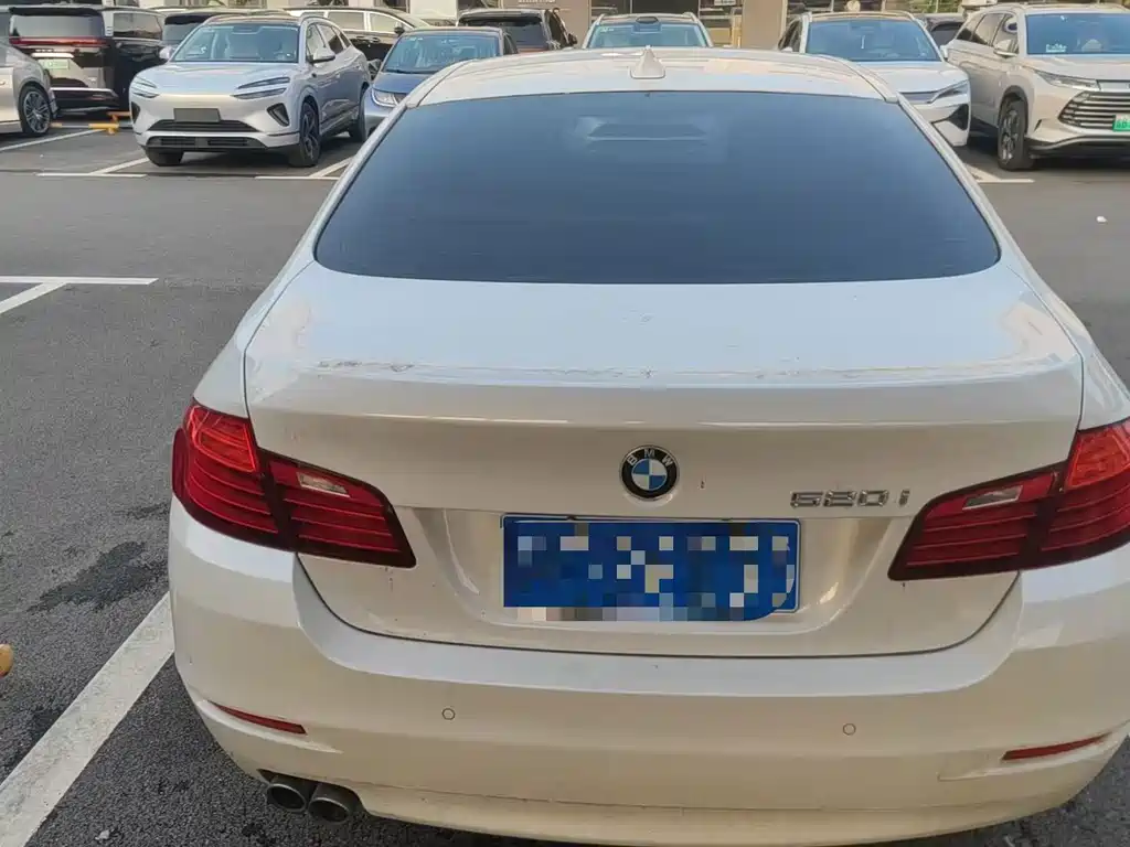 BMW 5 Series 2016 — фото 10