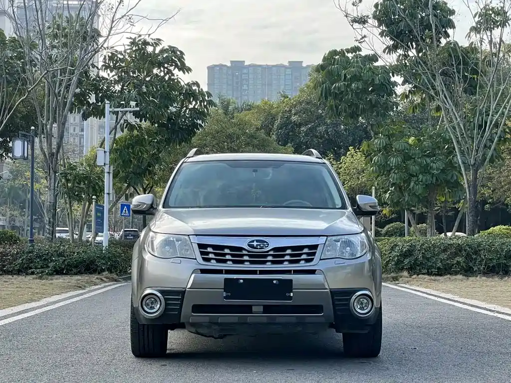 Subaru Forester 2013 — фото 2