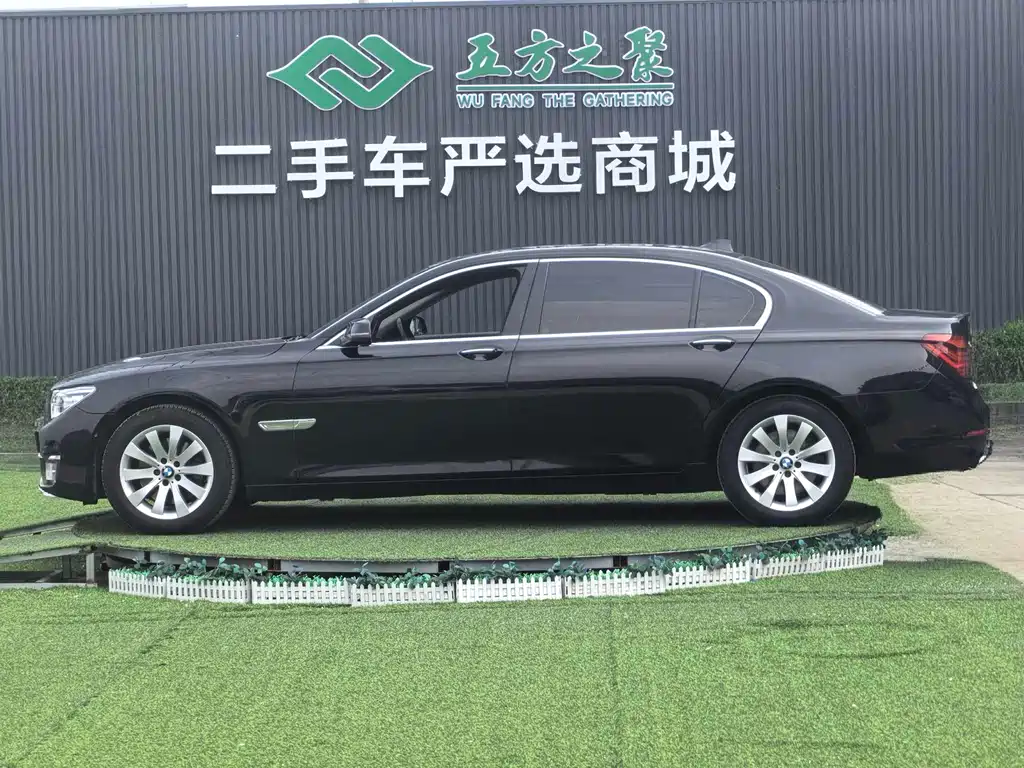 BMW 7 Series 2013 — фото 23