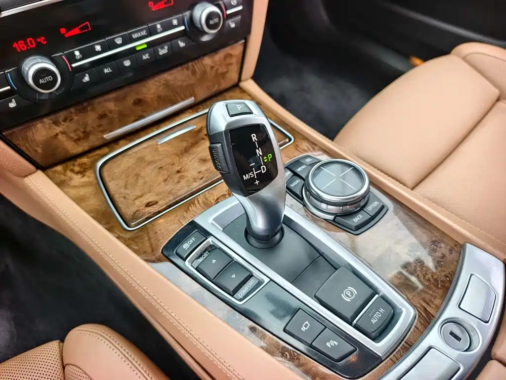 BMW 7 Series 2013 — фото 28