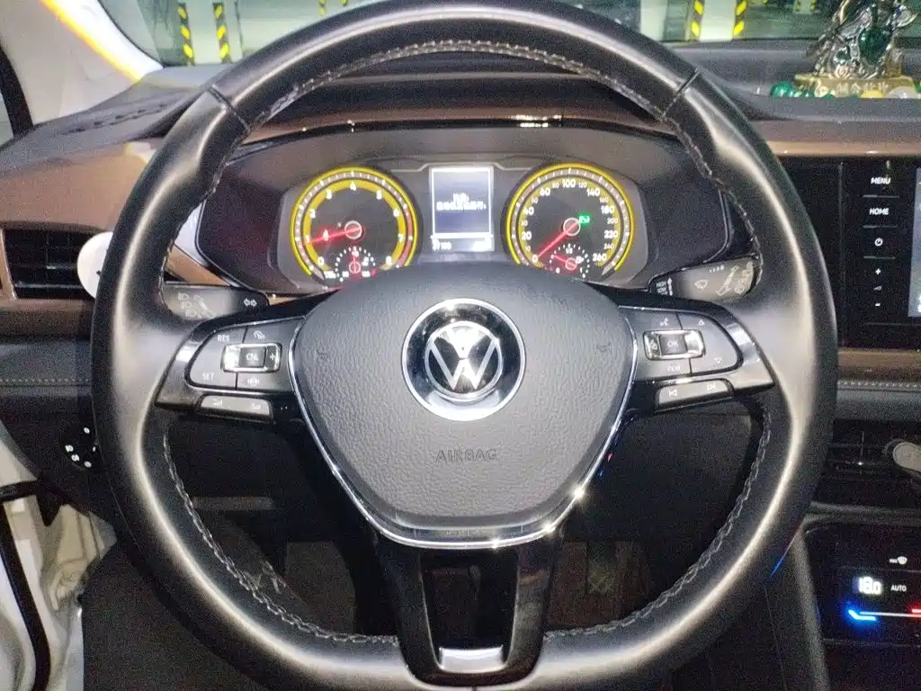 Volkswagen Tharu 2021