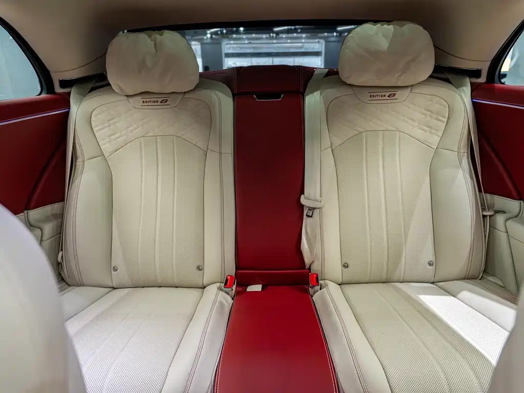 Bentley Flying Spur 2025 — фото 12