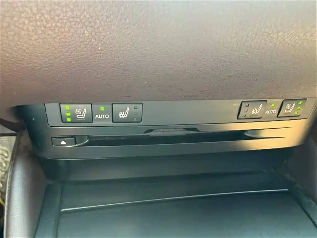 Lexus ES 2021