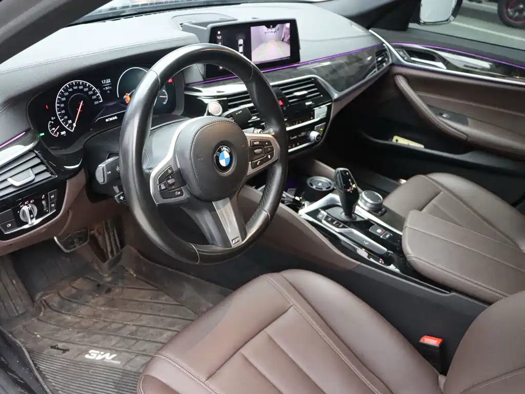 BMW 5 Series 2019 — фото 9
