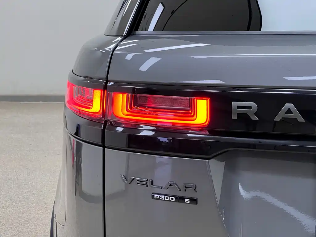 Land Rover Range Rover Velar 2018 — фото 39