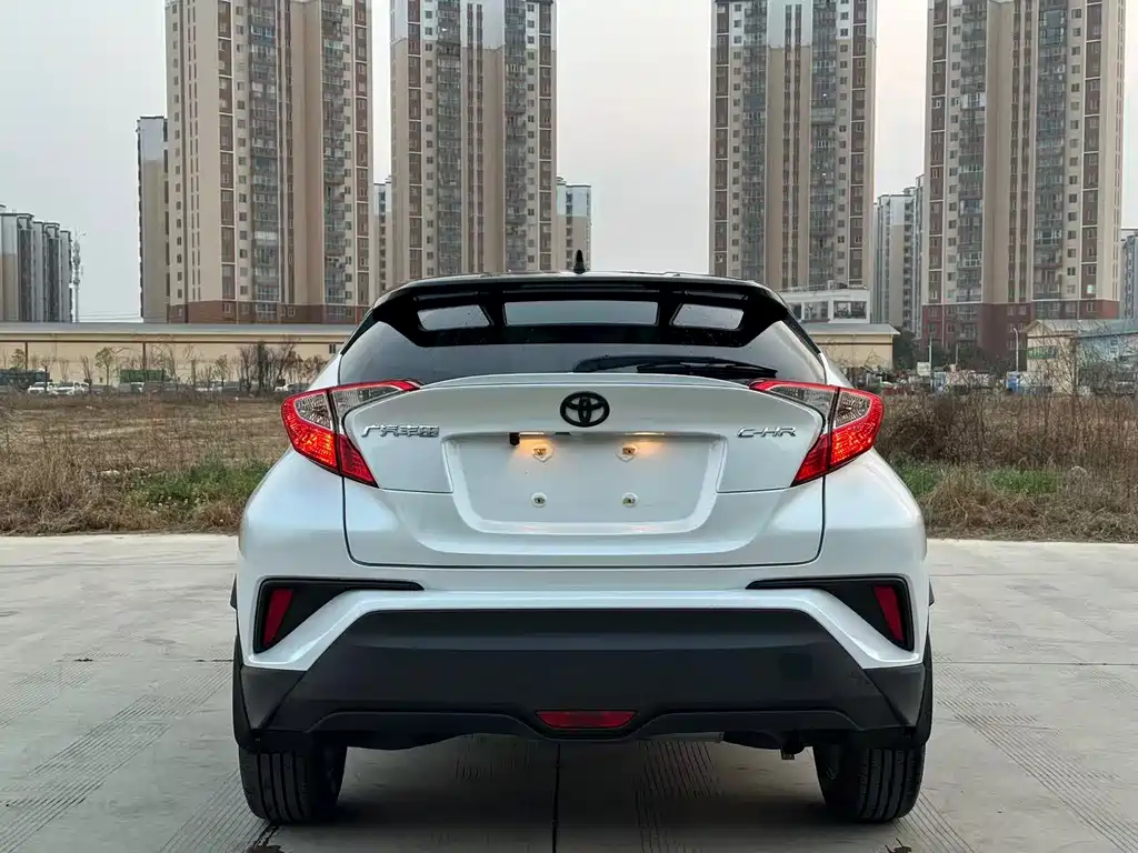 Toyota C-HR 2024 — фото 8