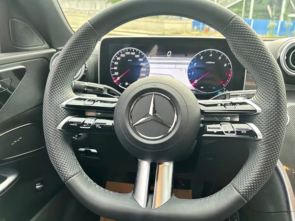 Mercedes-Benz C-Class 2023 — фото 16