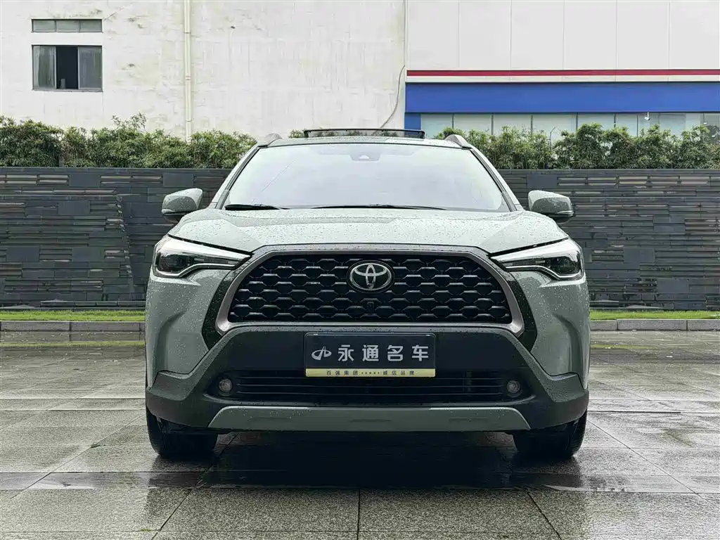 Toyota Corolla Cross 2022 — фото 2