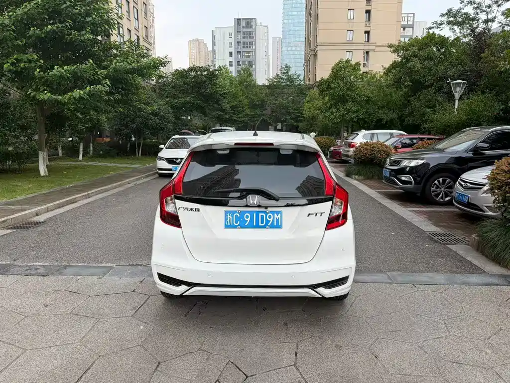 Honda Fit 2018 — фото 8