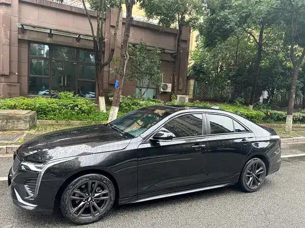 Cadillac CT4 2023