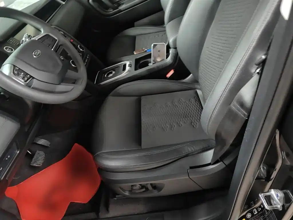 Land Rover Discovery Sport 2018 — фото 15