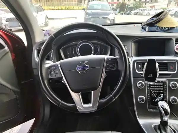 Volvo V60 2016