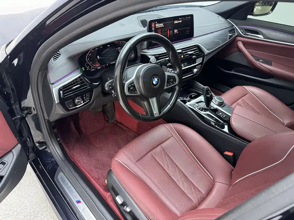 BMW 5 Series 2021 — фото 15