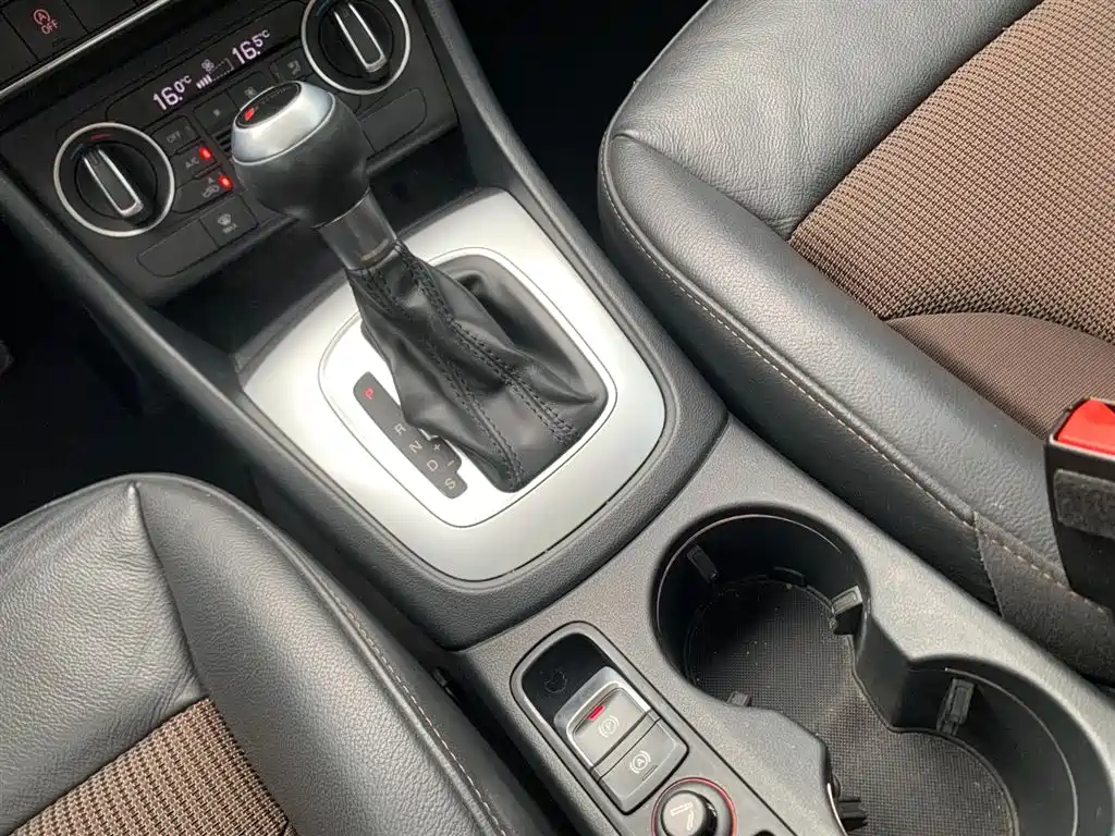 Audi Q3 2019 — фото 14