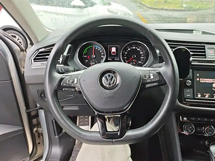 Volkswagen Tiguan L PHEV 2019 — фото 15